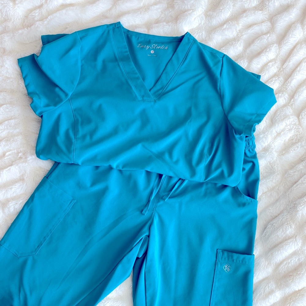 Scrub set